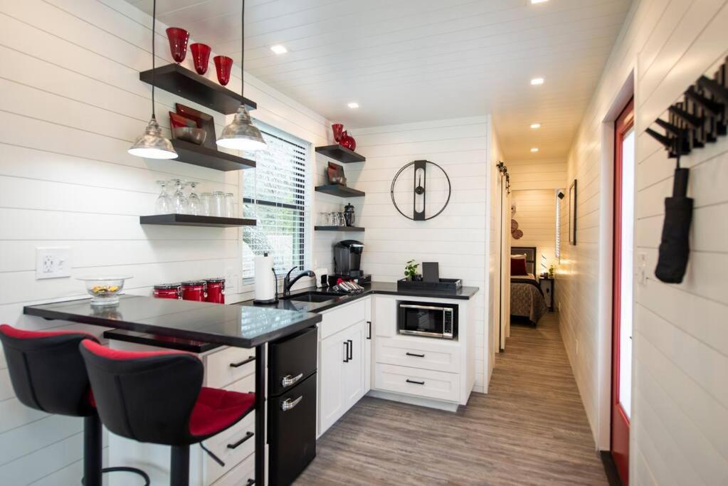 The Merlot House-Container Home 12 Min To Magnolia Bellmead Buitenkant foto