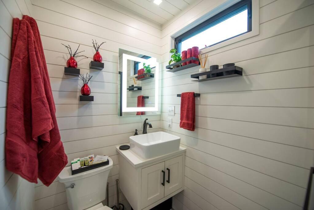 The Merlot House-Container Home 12 Min To Magnolia Bellmead Buitenkant foto